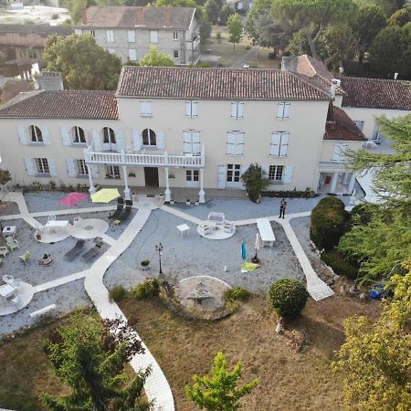 Le Clos Des Cedres B&B La Rochefoucauld Εξωτερικό φωτογραφία