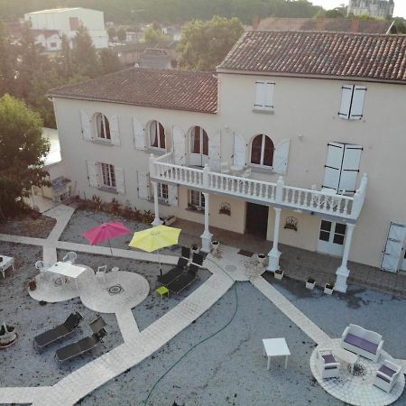 Le Clos Des Cedres B&B La Rochefoucauld Εξωτερικό φωτογραφία