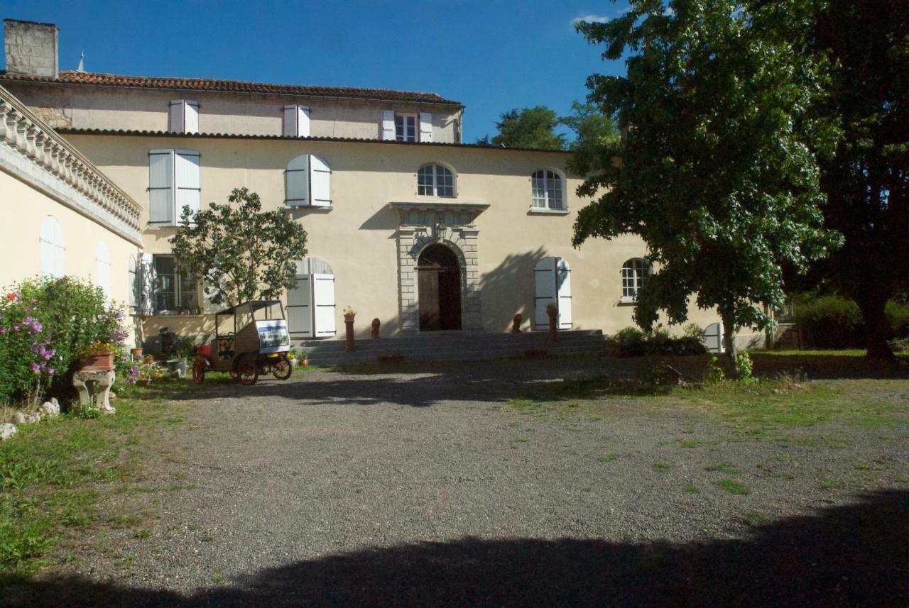 Le Clos Des Cedres B&B La Rochefoucauld Εξωτερικό φωτογραφία