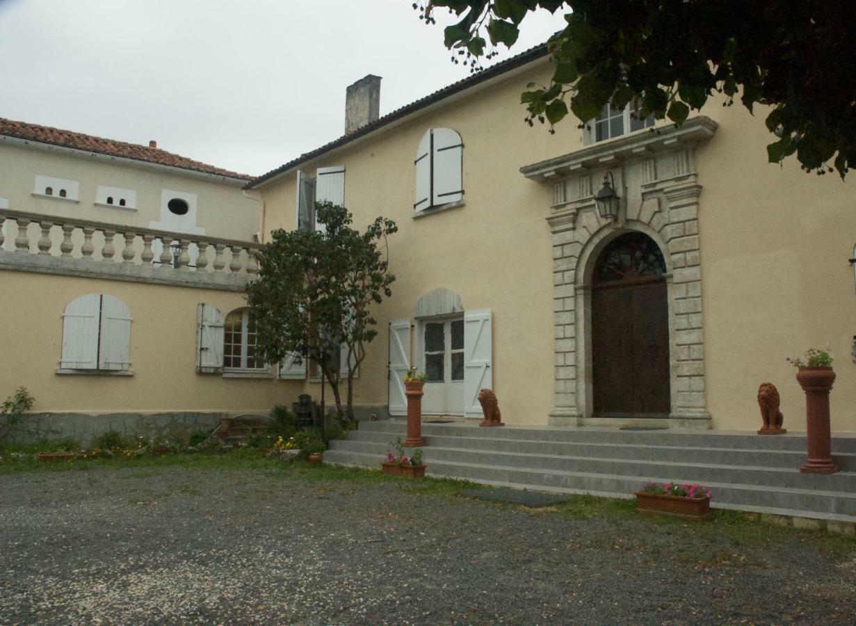 Le Clos Des Cedres B&B La Rochefoucauld Εξωτερικό φωτογραφία