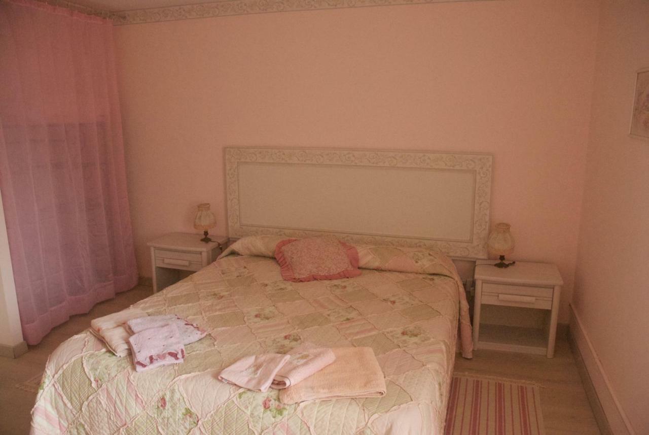 Le Clos Des Cedres B&B La Rochefoucauld Εξωτερικό φωτογραφία