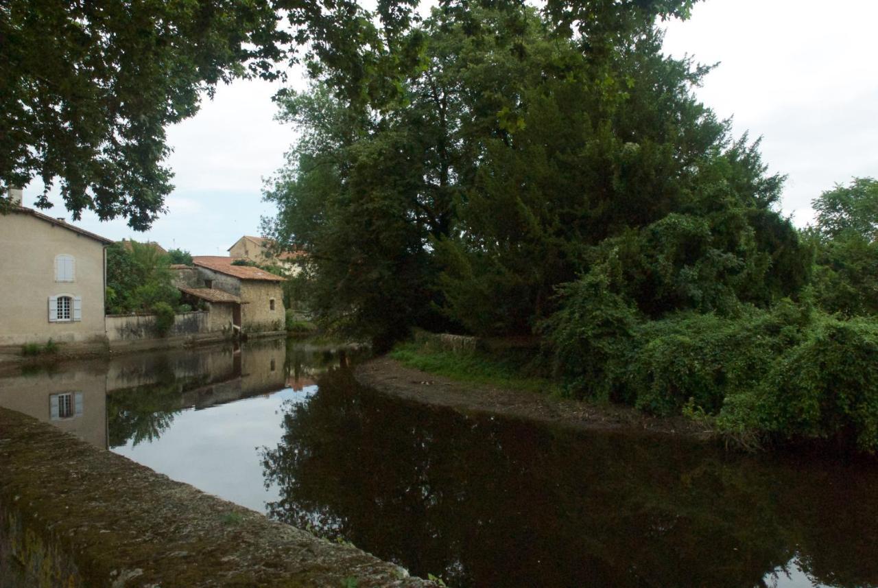 Le Clos Des Cedres B&B La Rochefoucauld Εξωτερικό φωτογραφία