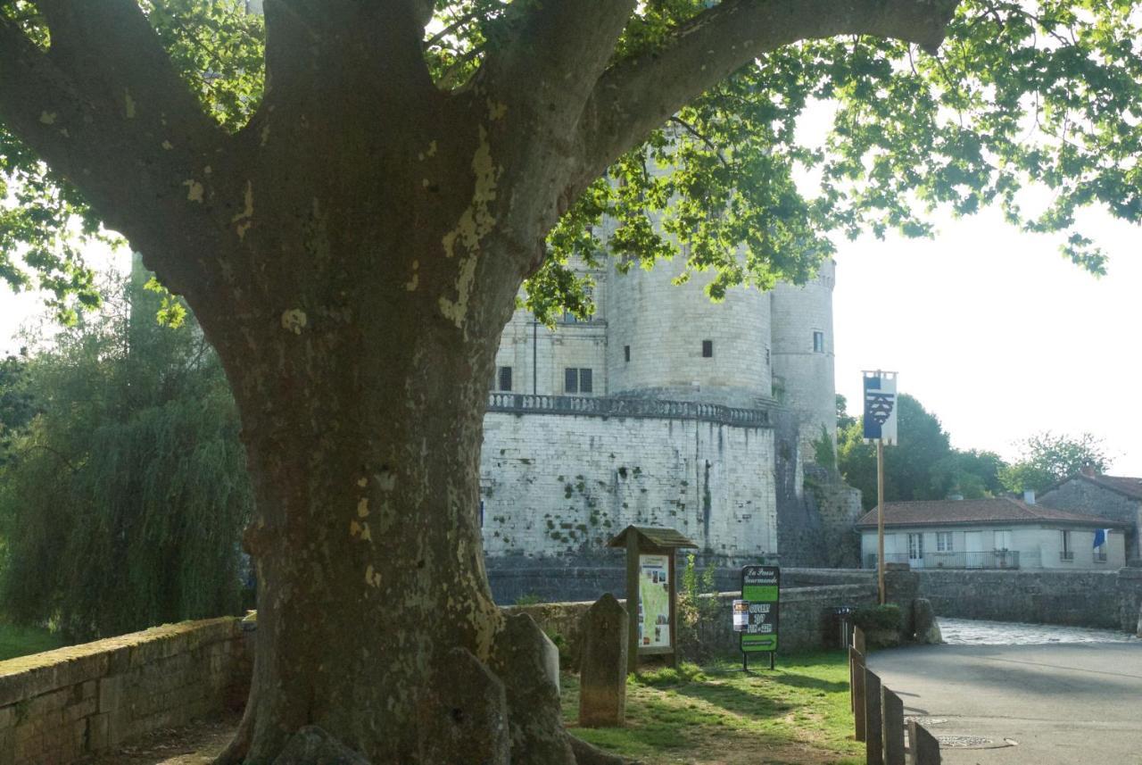 Le Clos Des Cedres B&B La Rochefoucauld Εξωτερικό φωτογραφία